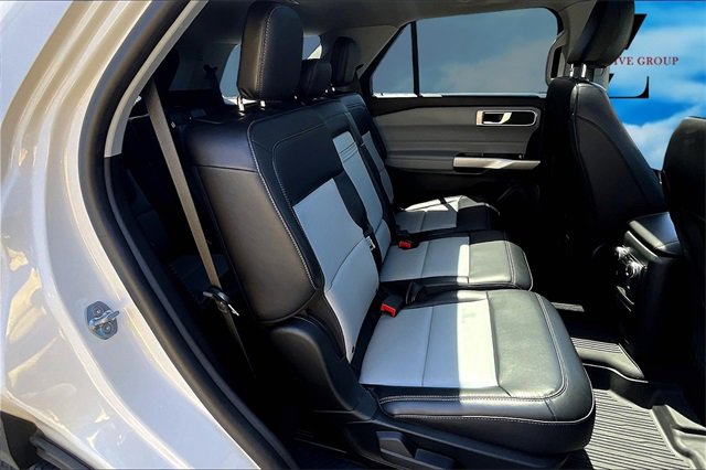 Certified 2022 Ford Explorer XLT w/ Equipment Group 202A image 27