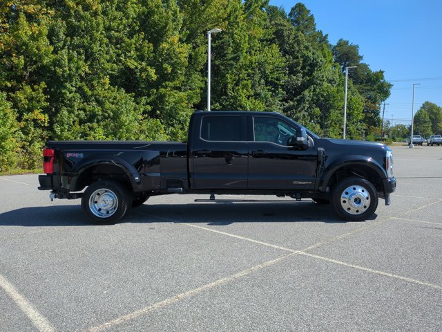 Certified 2025 Ford F450 Platinum w/ FX4 Off-Road Package AWD/4WD image 3
