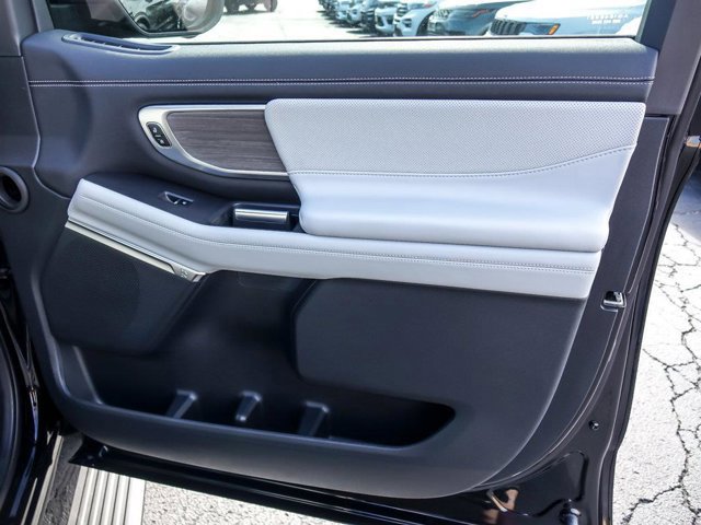 Certified 2025 Ford Expedition Platinum w/ Platinum Ultimate Package image 36