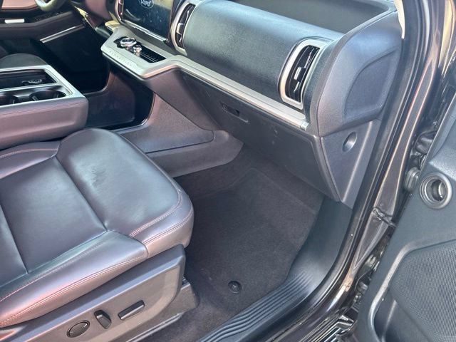 Certified 2025 Ford Expedition Active AWD/4WD image 56