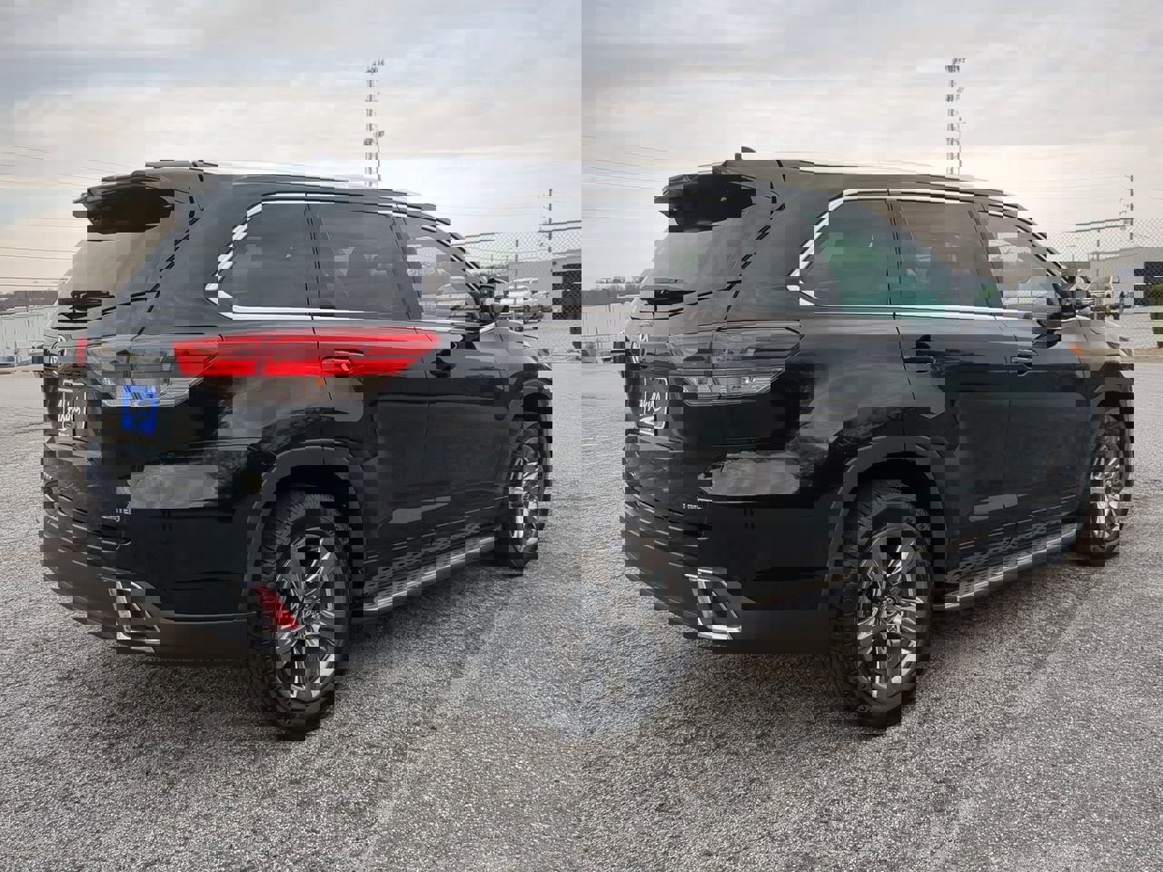 Used 2019 Toyota Highlander Limited Platinum image 4