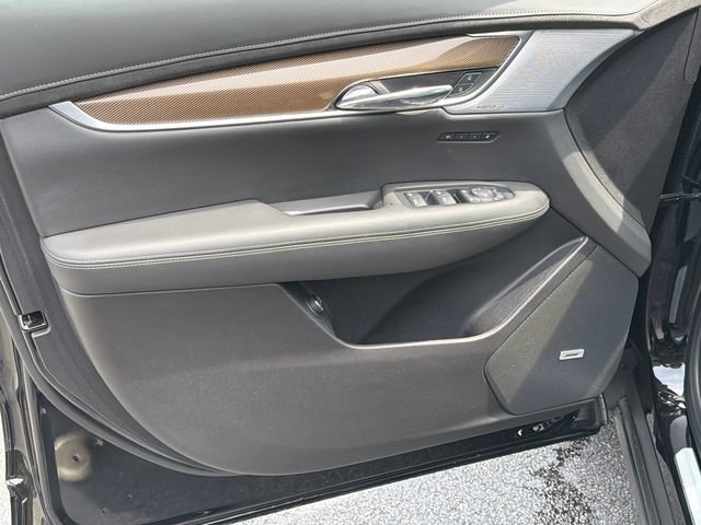 Used 2024 Cadillac XT6 Premium Luxury w/ Platinum Package FWD image 12