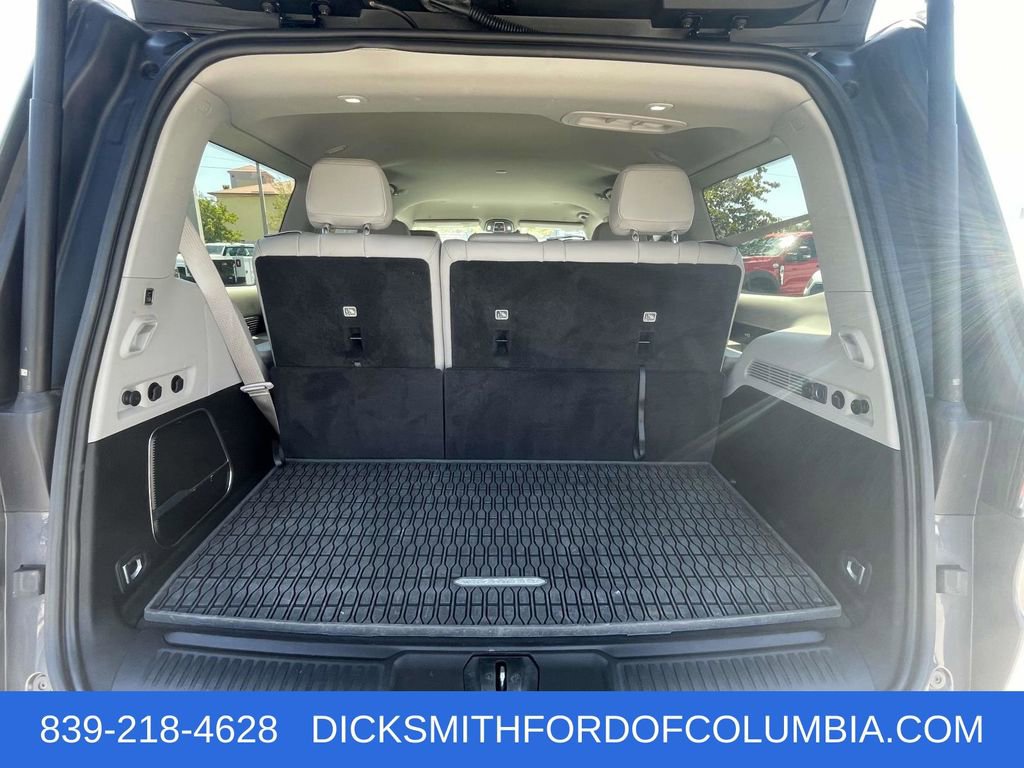 Used 2024 Jeep Wagoneer Series II w/ HD Trailer Tow Package image 9