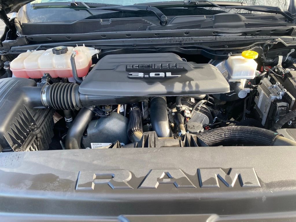 Used 2020 RAM 1500 Laramie AWD/4WD image 35
