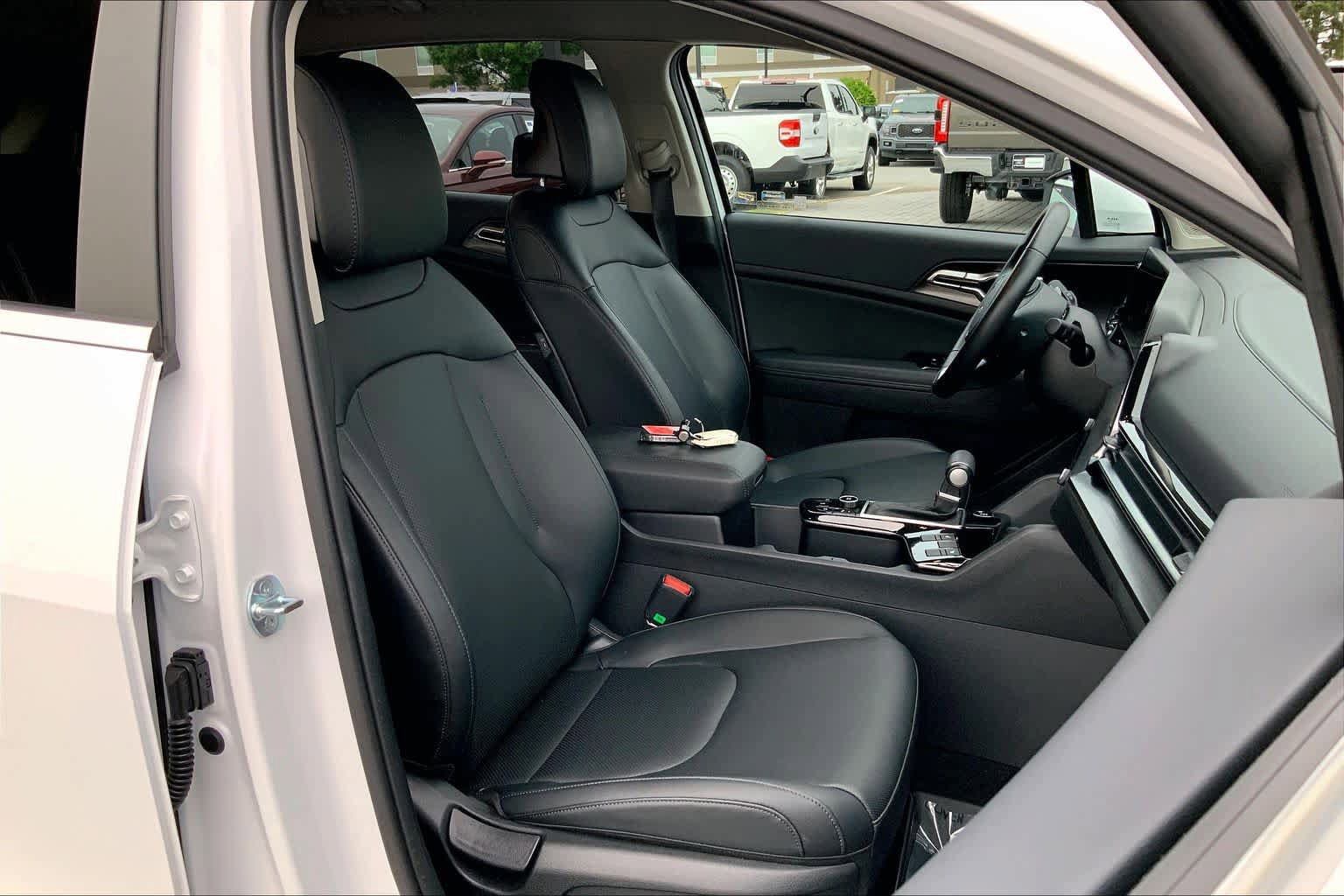 Used 2024 Kia Sportage EX FWD image 9