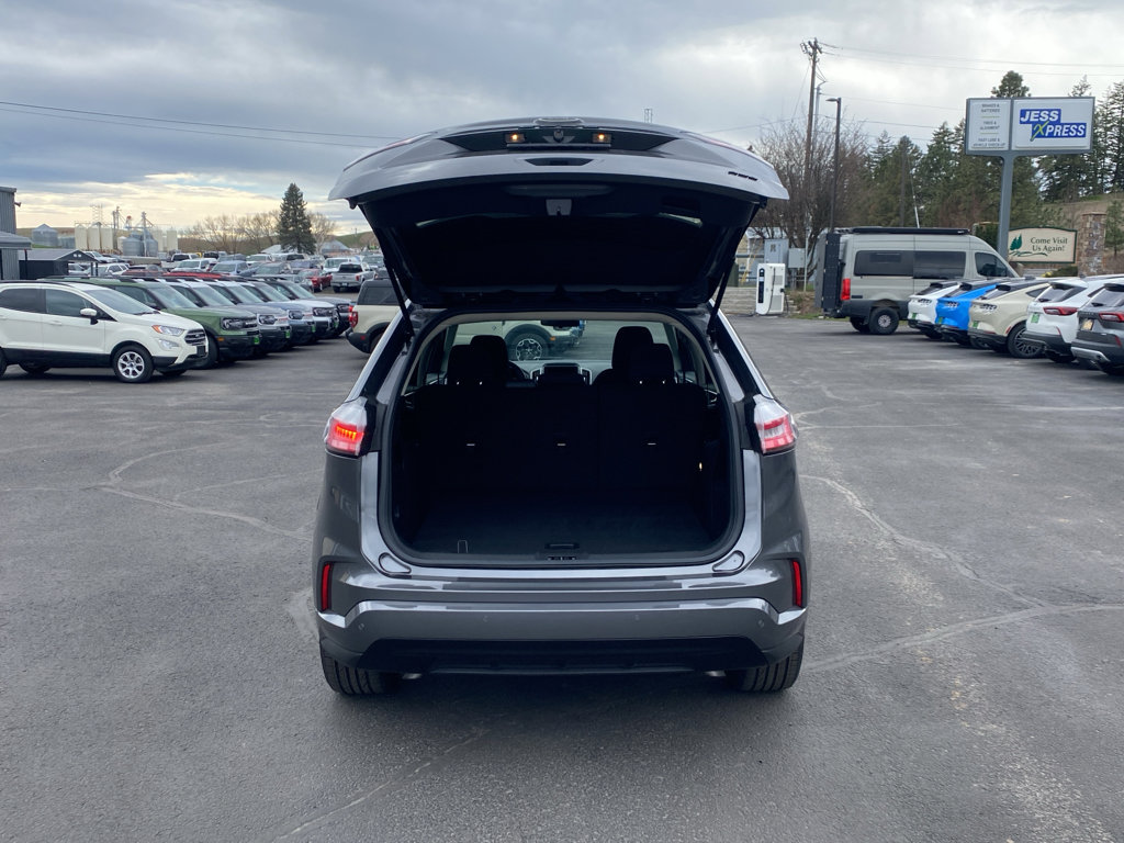 Certified 2022 Ford Edge SE w/ Black Appearance Package AWD/4WD image 15