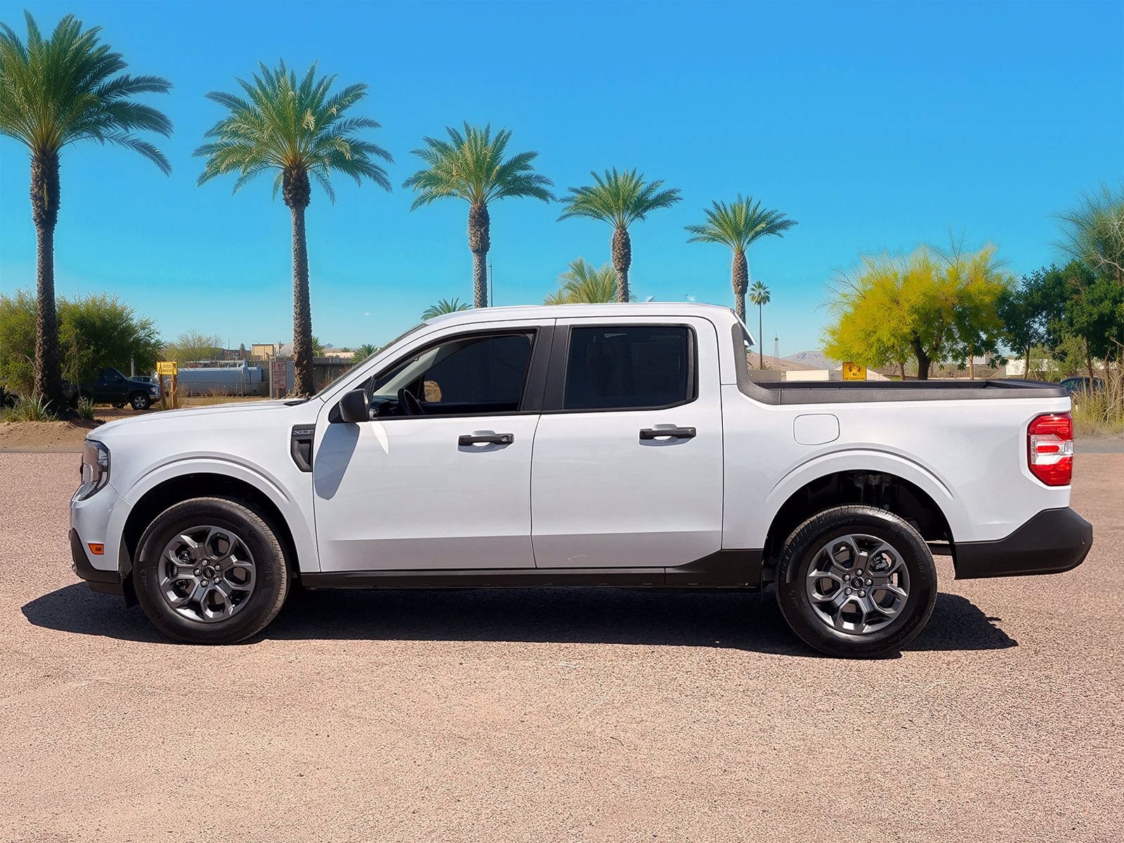 Certified 2025 Ford Maverick XLT FWD image 2