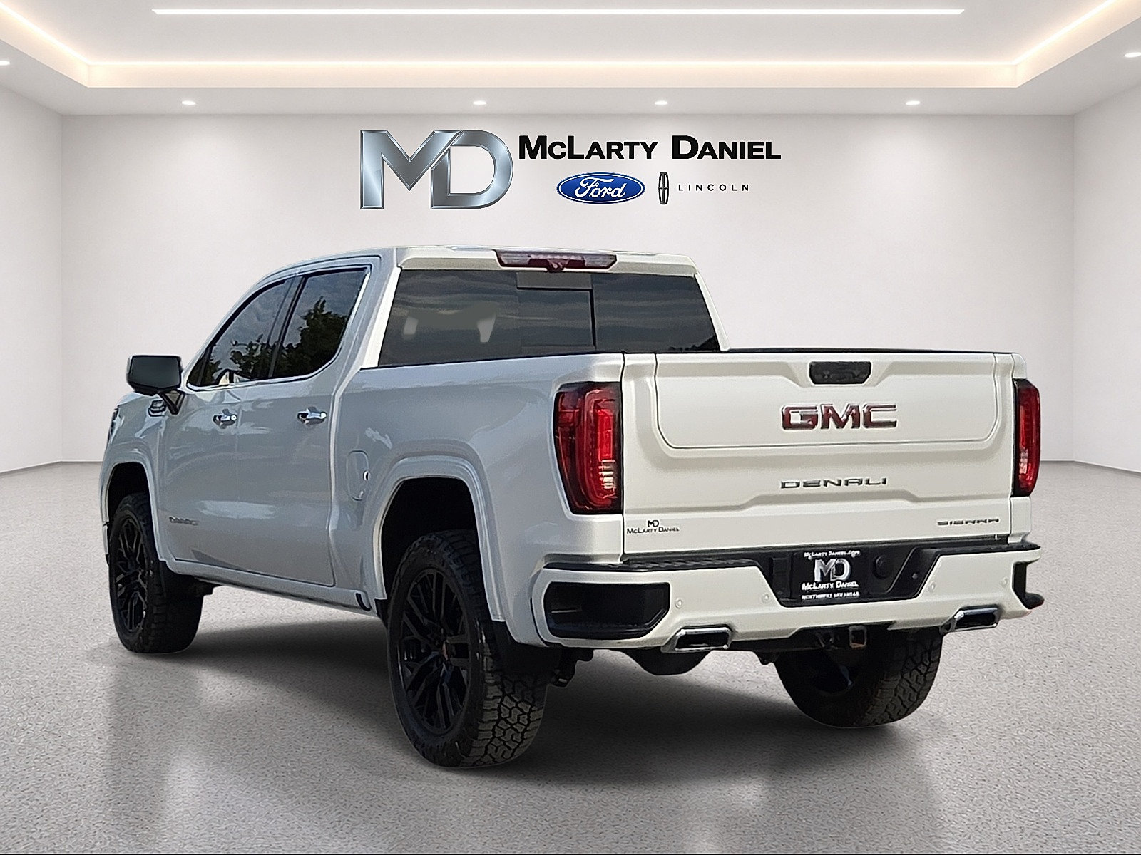 Used 2022 GMC Sierra 1500 Denali w/ Denali Reserve Package AWD/4WD image 4