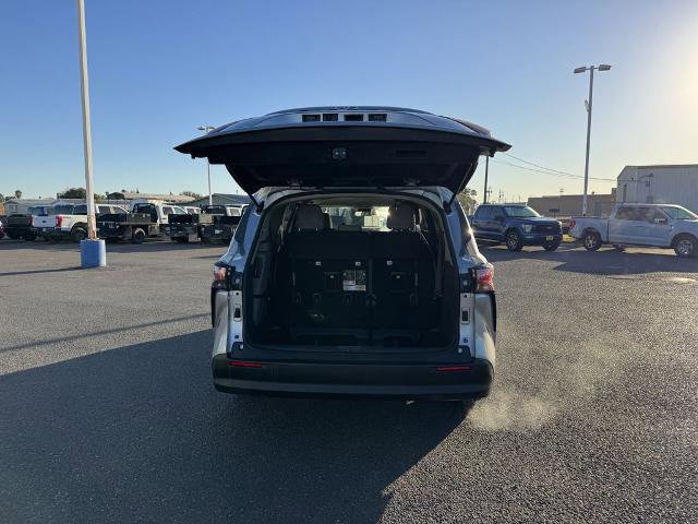 Used 2021 Toyota Sienna LE image 9