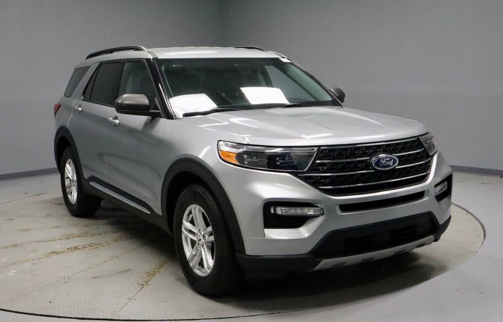 Certified 2023 Ford Explorer XLT w/ Equipment Group 202A image 7