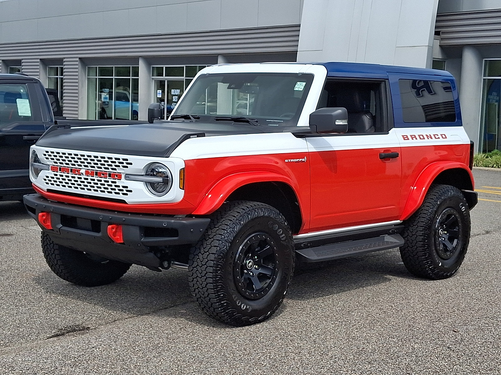 Certified 2025 Ford Bronco Stroppe Edition AWD/4WD image 5