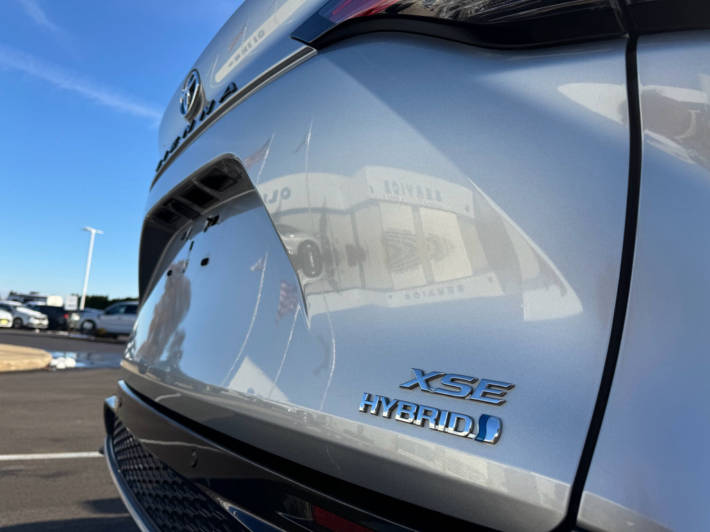 Used 2021 Toyota Sienna XSE image 22