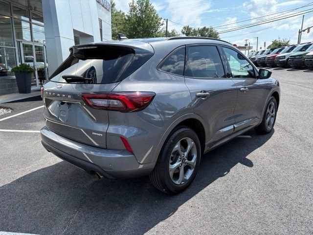 Certified 2024 Ford Escape ST-Line w/ Tech Pack #1 AWD/4WD image 3