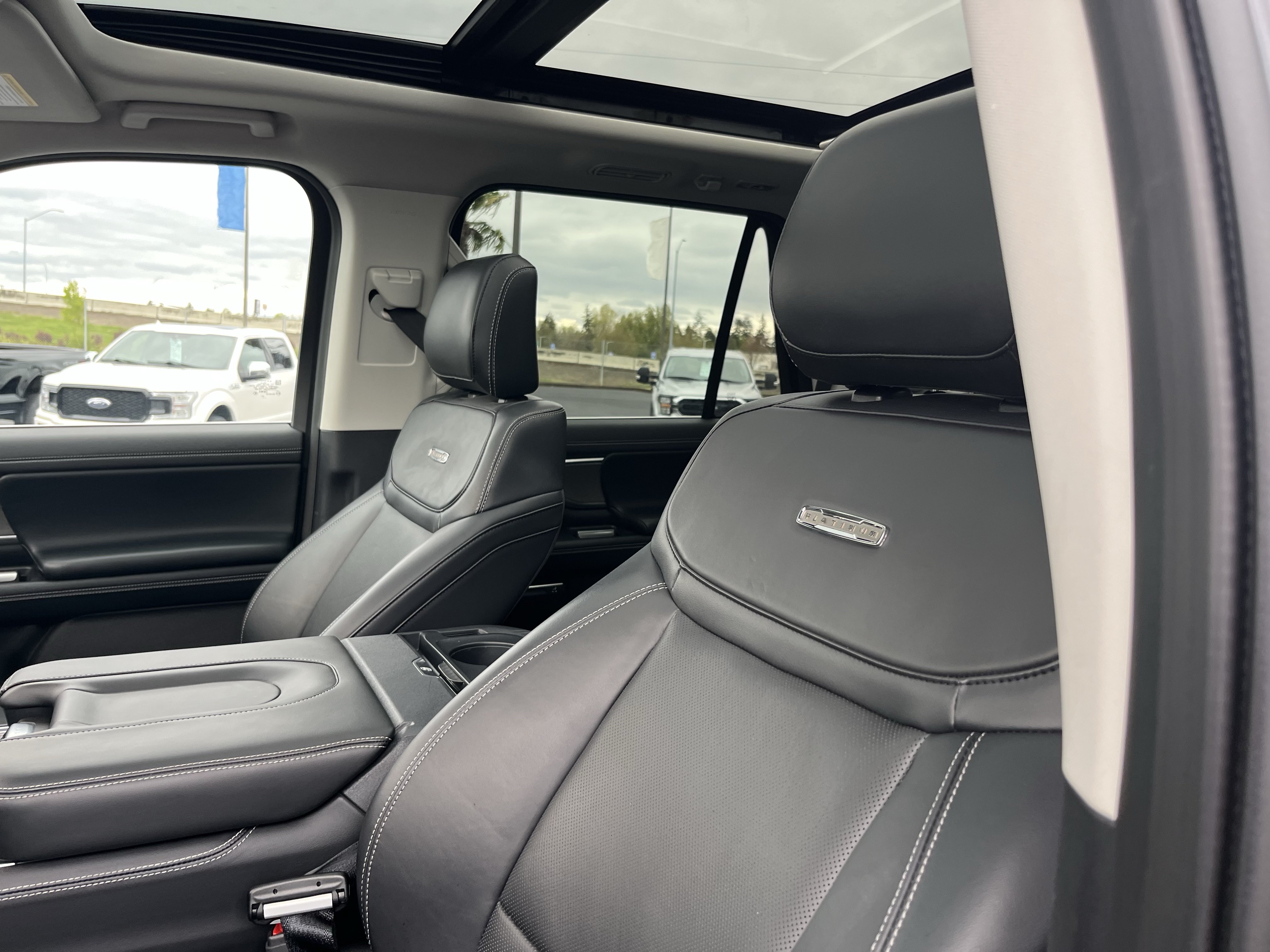 Certified 2025 Ford Expedition Platinum AWD/4WD image 16