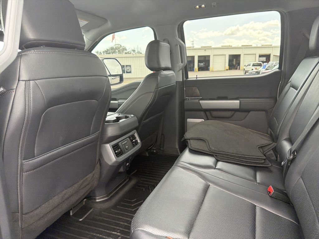 Certified 2025 Ford F250 Lariat w/ Tremor Off-Road Package image 18