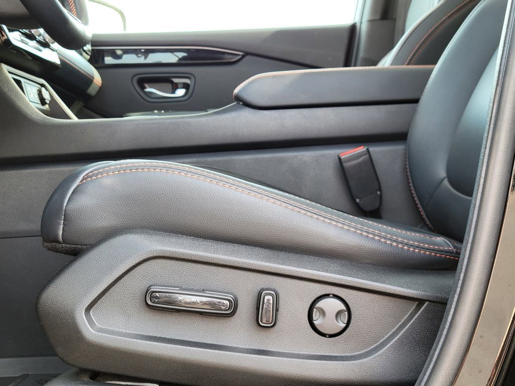 Used 2025 Honda Pilot TrailSport image 26