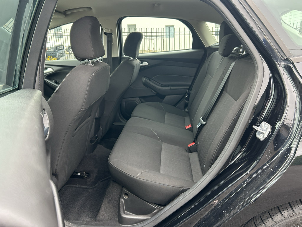Certified 2017 Ford Focus SE FWD image 28