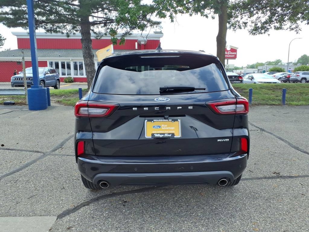 Certified 2023 Ford Escape ST-Line w/ Tech Pack #1 AWD/4WD image 8