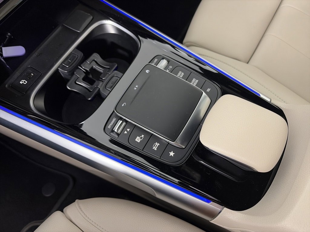 Used 2023 Mercedes-Benz EQB 300 4MATIC image 22