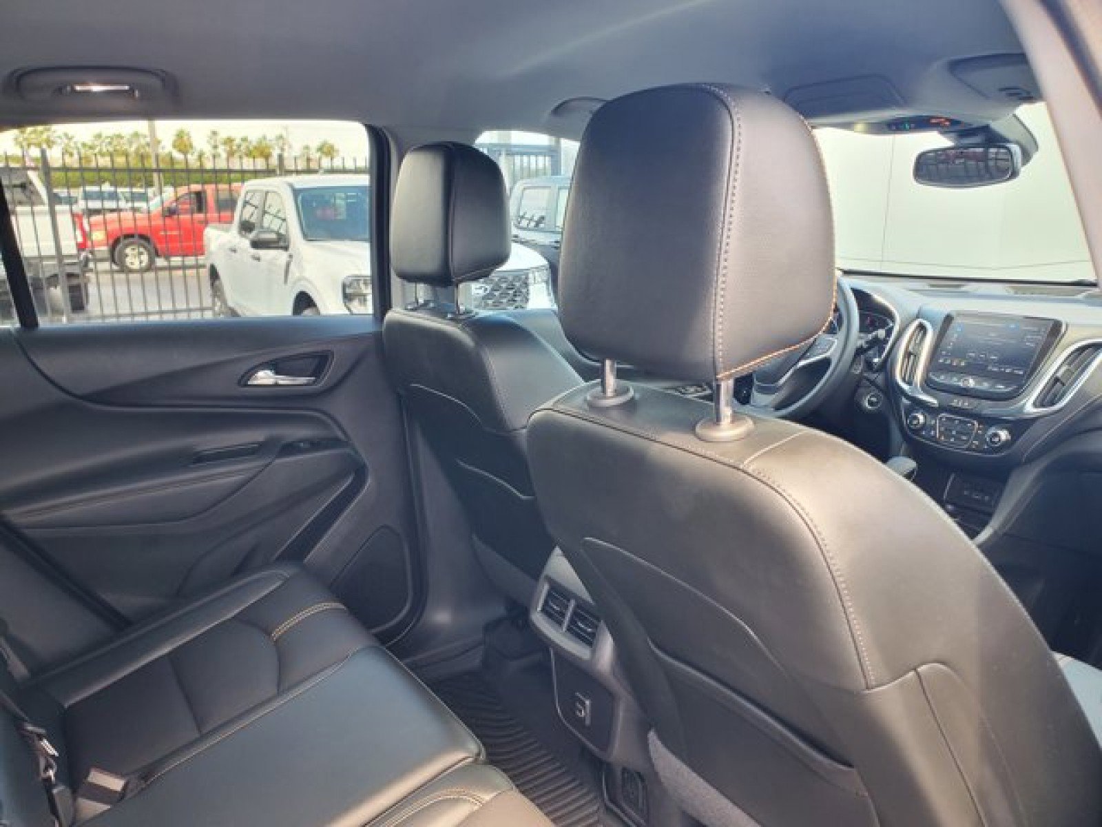 Used 2024 Chevrolet Equinox Premier image 31