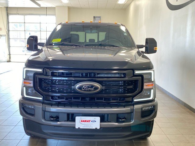 Certified 2022 Ford F350 Lariat w/ Black Appearance Package AWD/4WD image 3