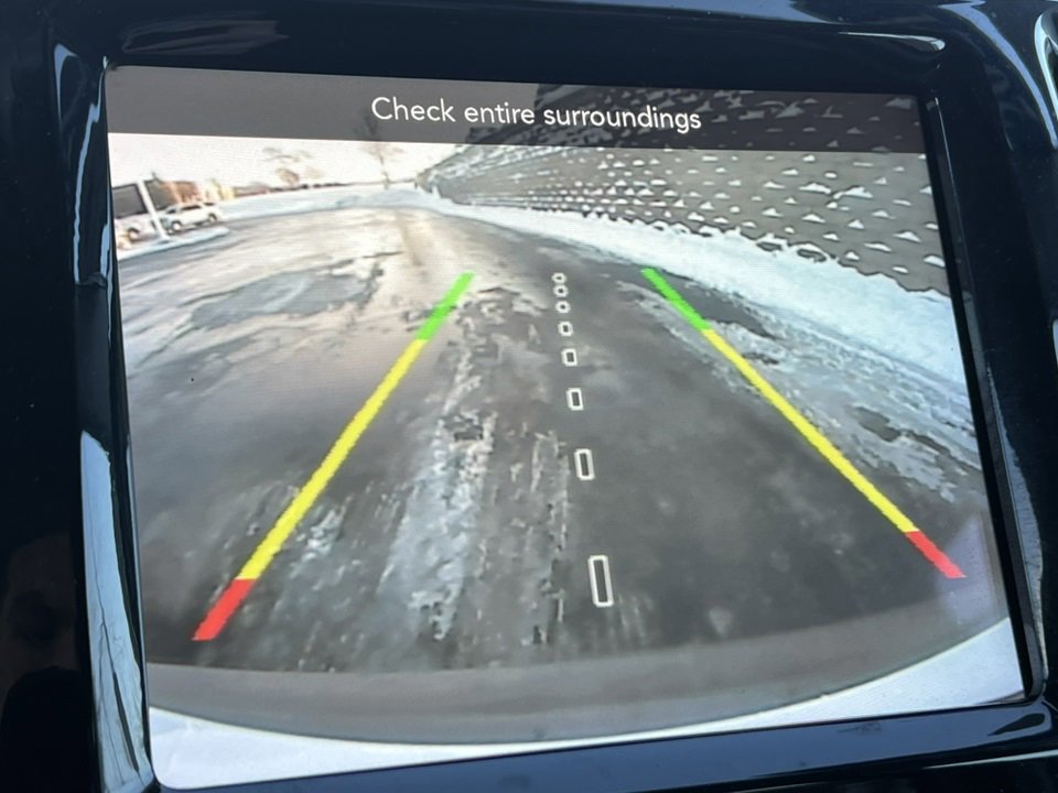 Used 2021 Jeep Cherokee Limited image 31