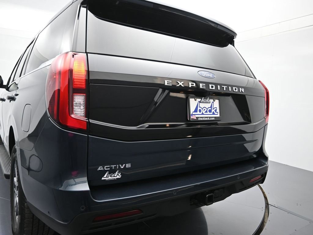 Certified 2025 Ford Expedition Active image 8