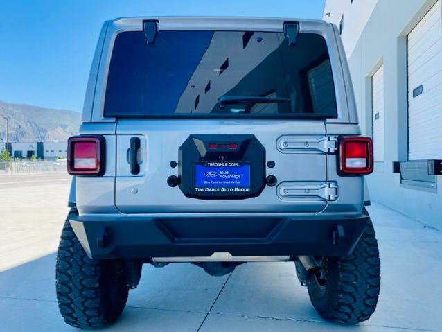 Used 2019 Jeep Wrangler Unlimited Sahara w/ Uconnect 4C Nav & Sound Group AWD/4WD image 5