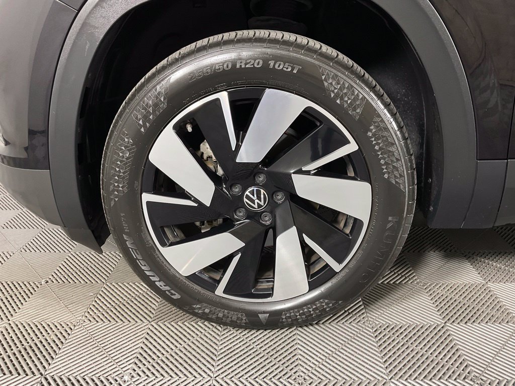 Used 2024 Volkswagen Atlas Cross Sport SE FWD image 10