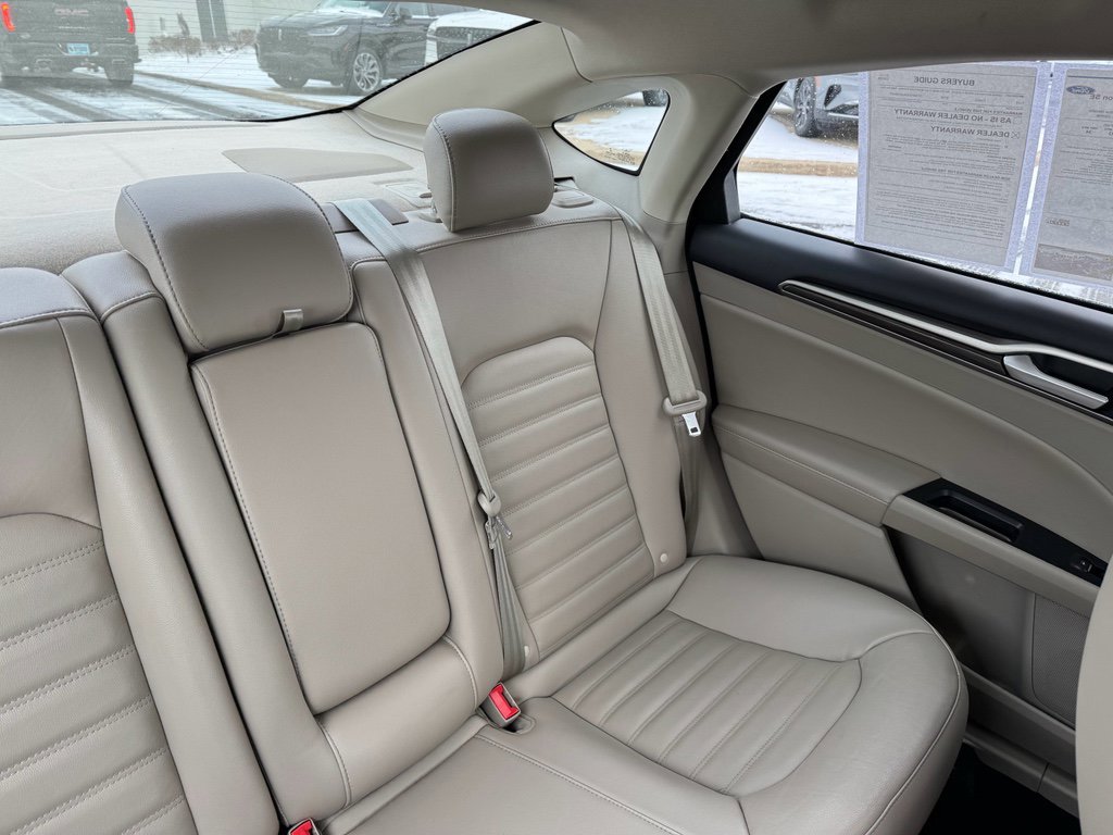 Certified 2018 Ford Fusion SE w/ Fusion SE Technology Package image 14