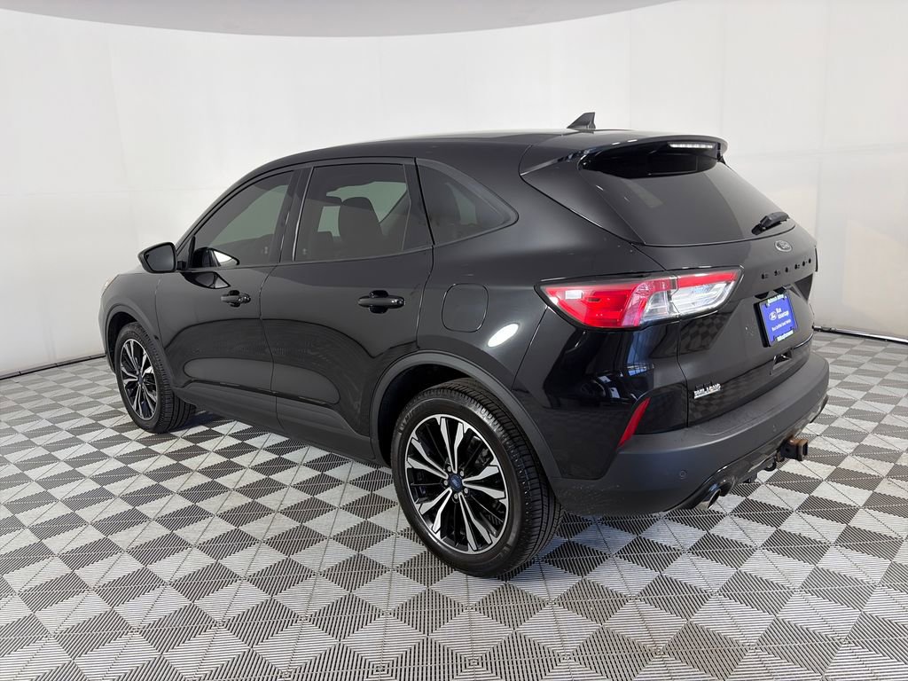 Certified 2022 Ford Escape SEL w/ SEL Stealth AWD Package image 5