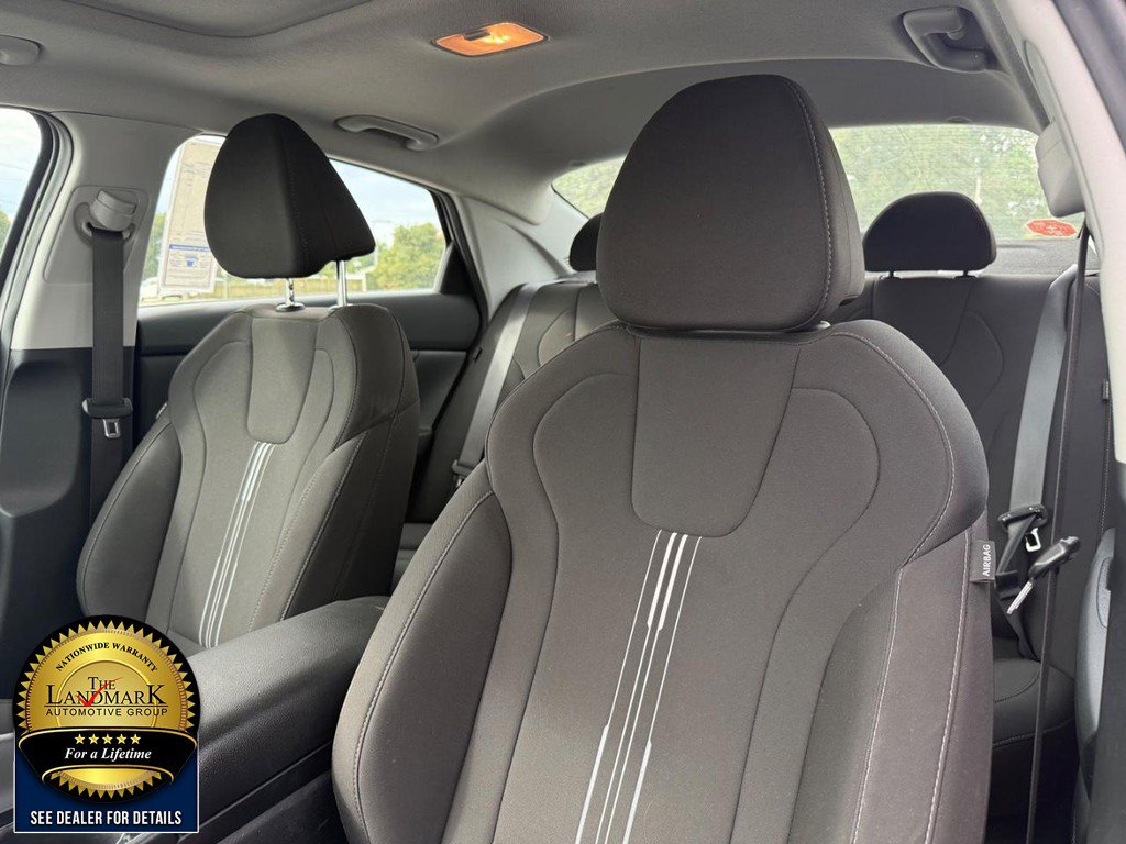 Used 2025 Hyundai Elantra SEL FWD image 9
