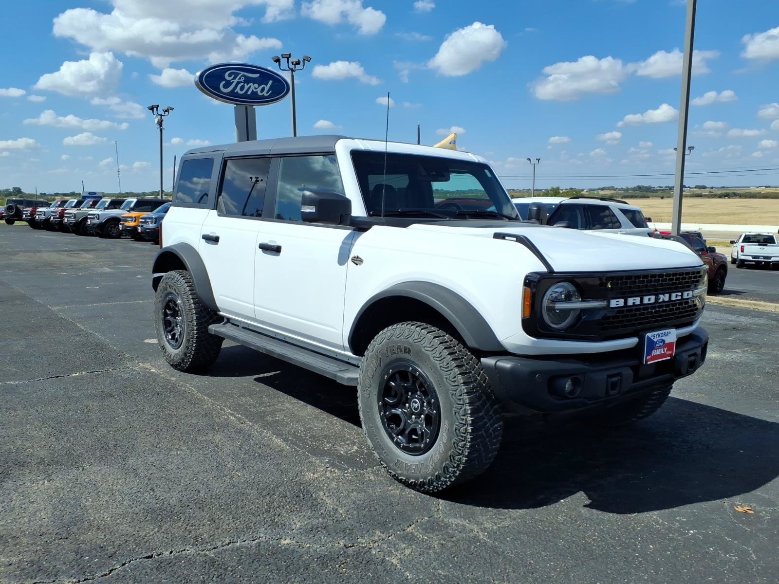 Certified 2023 Ford Bronco Wildtrak AWD/4WD image 3