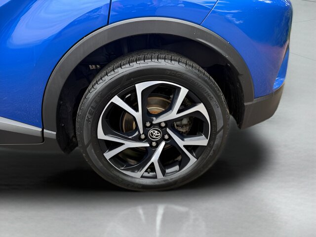 Used 2019 Toyota C-HR XLE FWD image 20