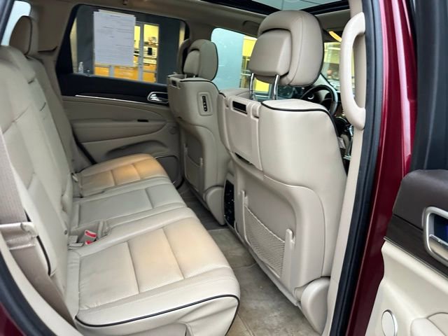 Used 2017 Jeep Grand Cherokee Overland w/ Jeep Active Safety Group image 58