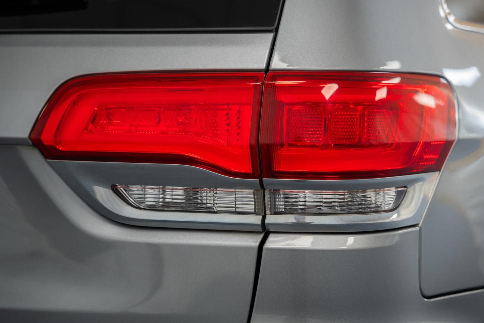 Used 2019 Jeep Grand Cherokee Limited w/ Luxury Group II RWD image 9