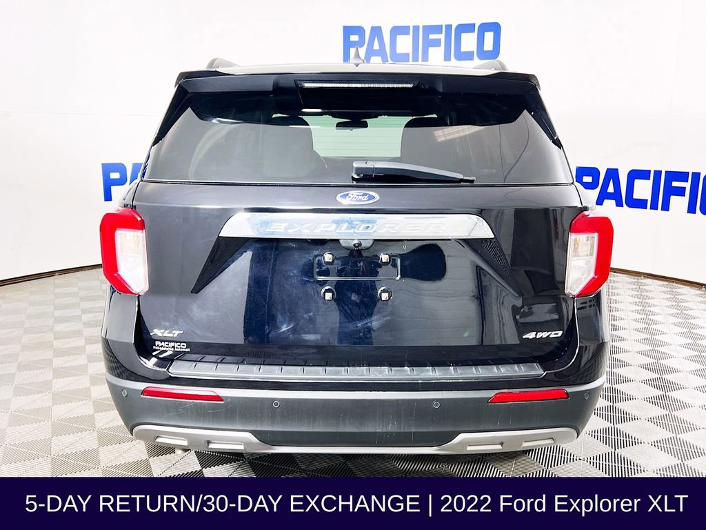 Certified 2022 Ford Explorer XLT w/ Equipment Group 202A AWD/4WD image 7