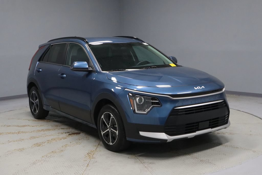 Used 2025 Kia Niro EX FWD image 1
