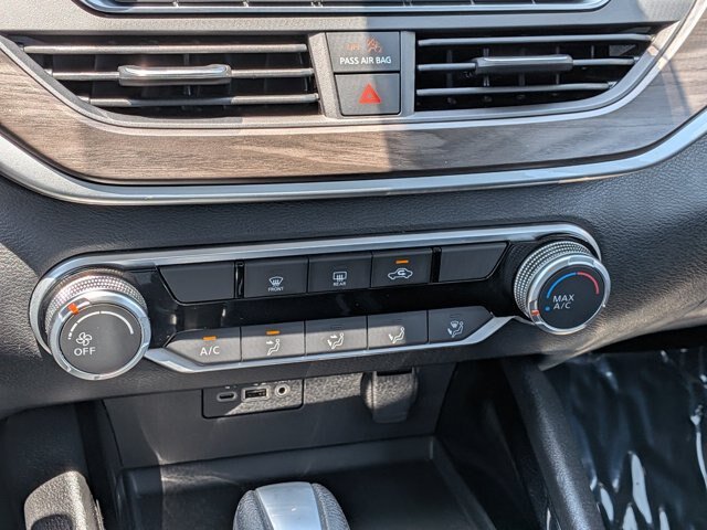 Used 2024 Nissan Altima 2.5 SV FWD image 25
