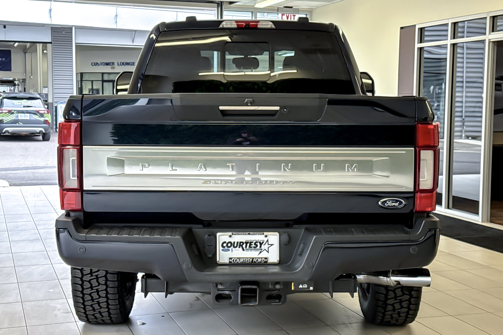 Certified 2022 Ford F350 Platinum AWD/4WD image 5