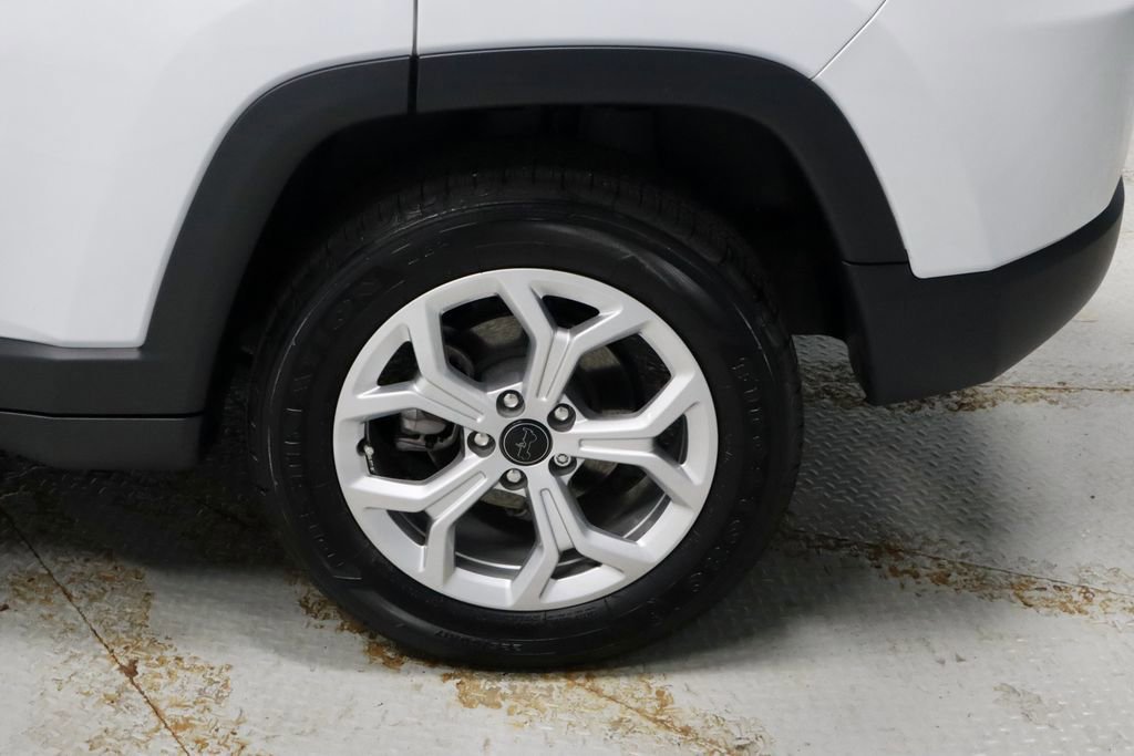 Used 2025 Jeep Compass Latitude image 18