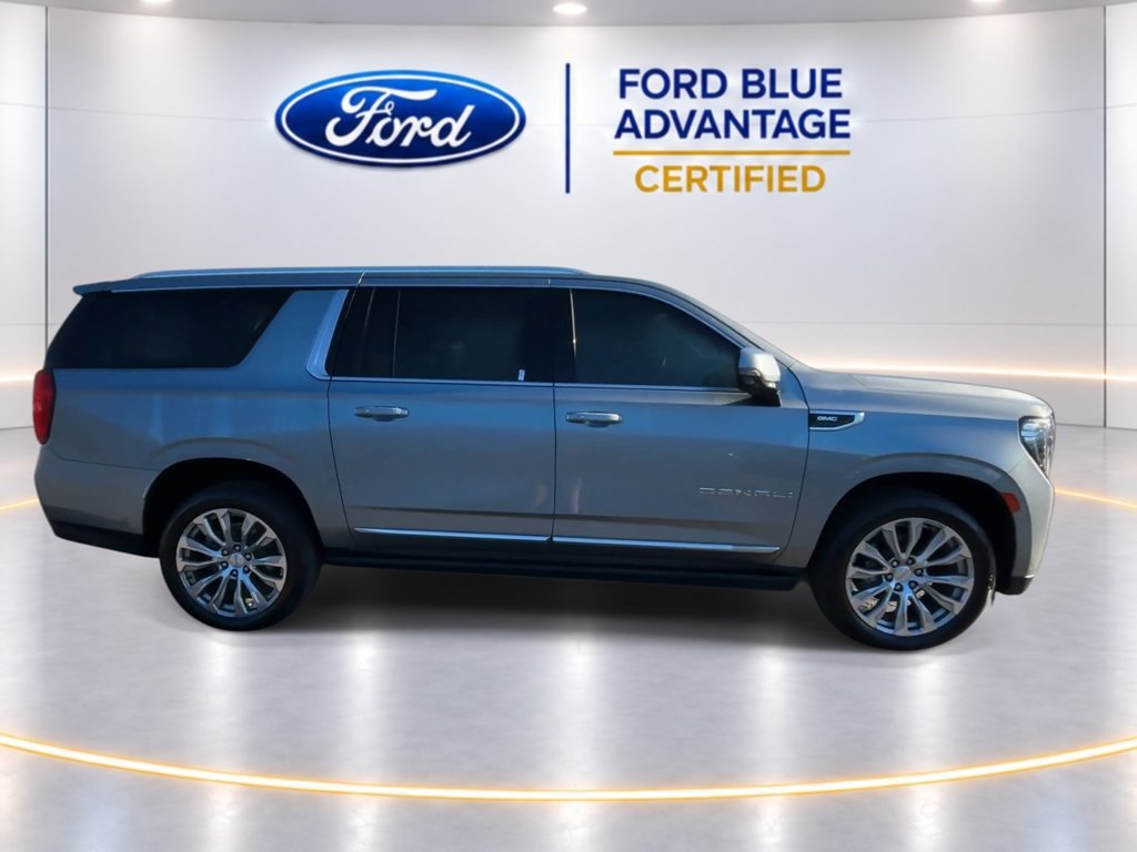 Used 2023 GMC Yukon XL Denali AWD/4WD image 10