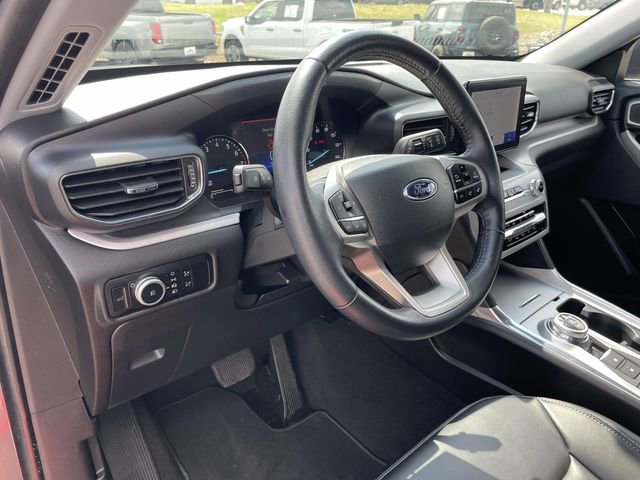 Certified 2023 Ford Explorer XLT w/ Equipment Group 202A image 17