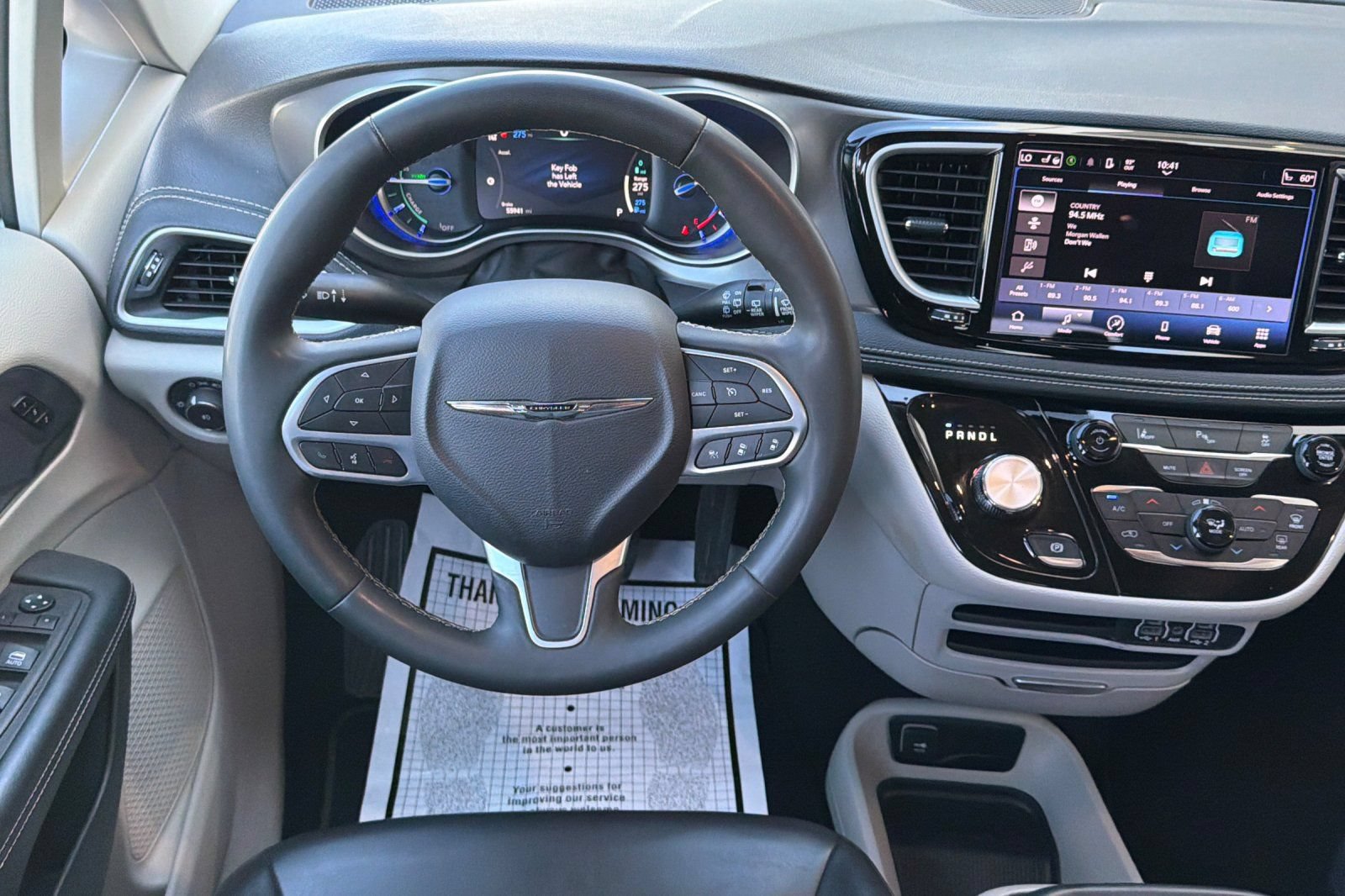 Used 2023 Chrysler Pacifica Touring-L FWD image 15