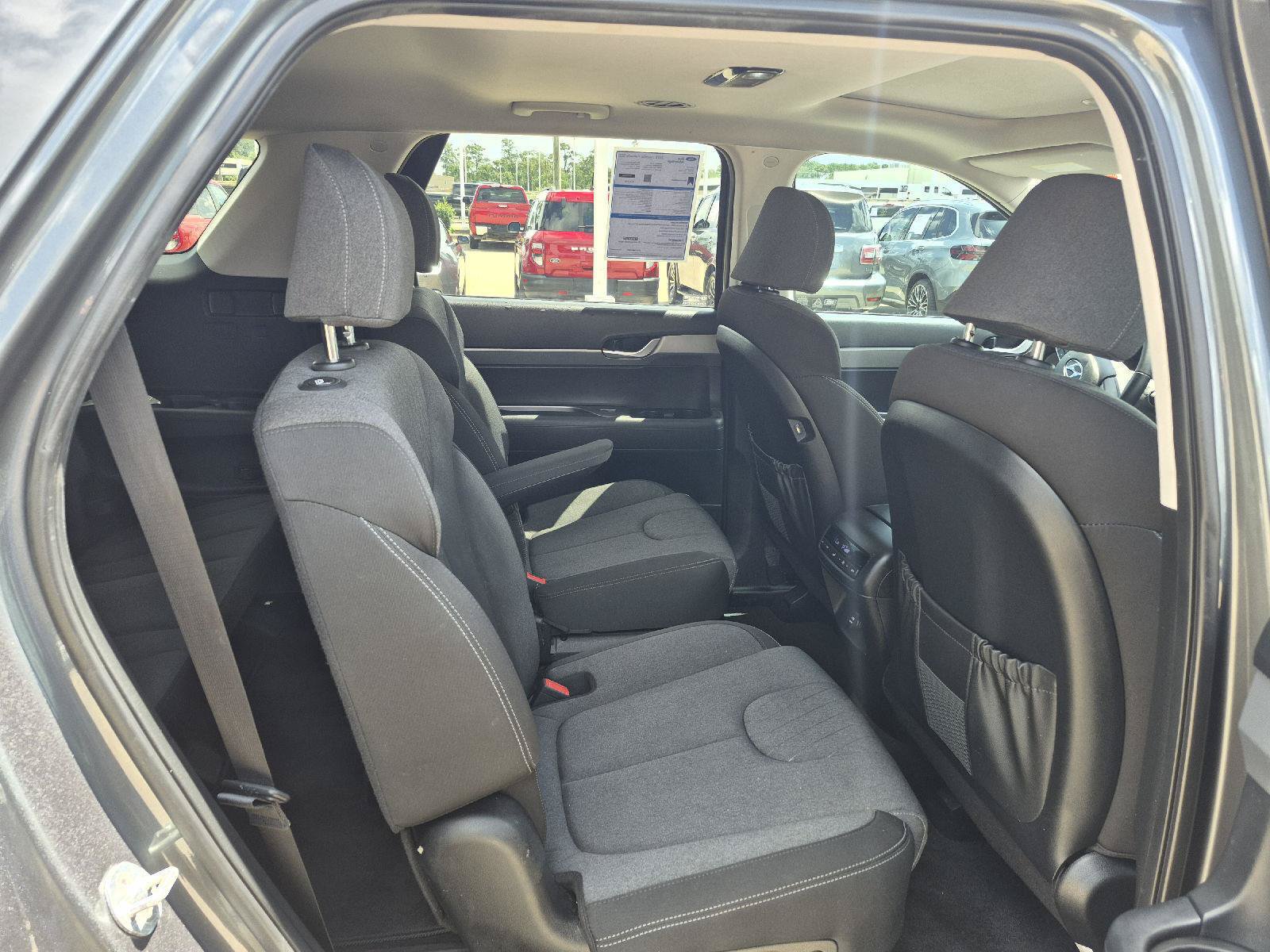 Used 2022 Hyundai Palisade SEL w/ Cargo Package FWD image 11