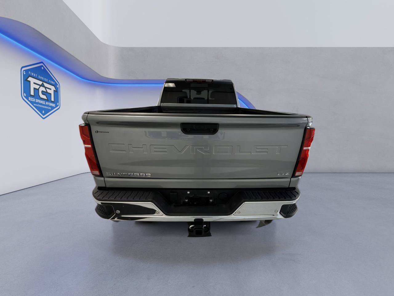 Used 2025 Chevrolet Silverado 2500 LTZ w/ LTZ Premium Package AWD/4WD image 7
