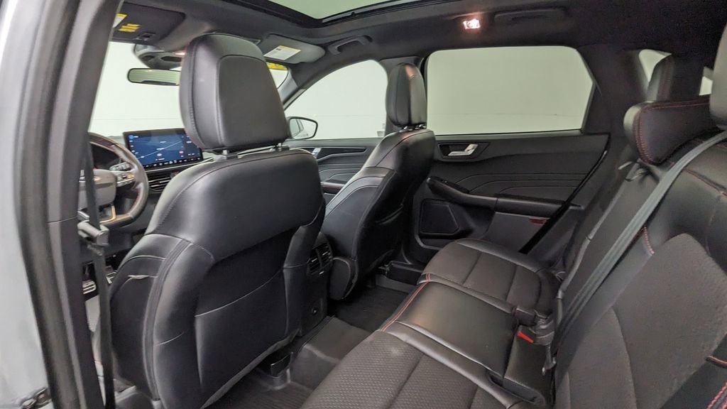 Certified 2023 Ford Escape ST-Line w/ Tech Pack #1 image 34