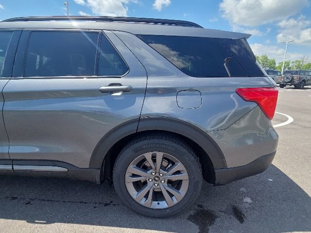 Certified 2022 Ford Explorer XLT w/ Equipment Group 202A RWD image 16