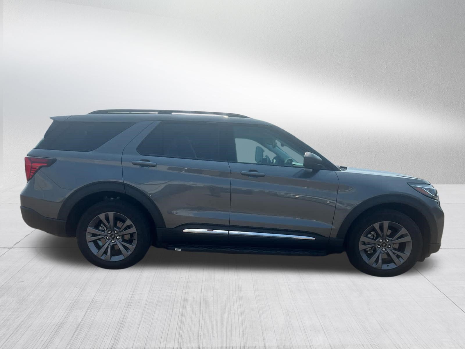 Certified 2025 Ford Explorer Active w/ Active Comfort Package AWD/4WD image 7