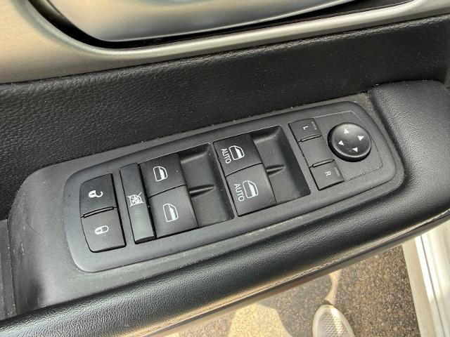 Used 2020 Chrysler Pacifica Touring-L AWD/4WD image 28